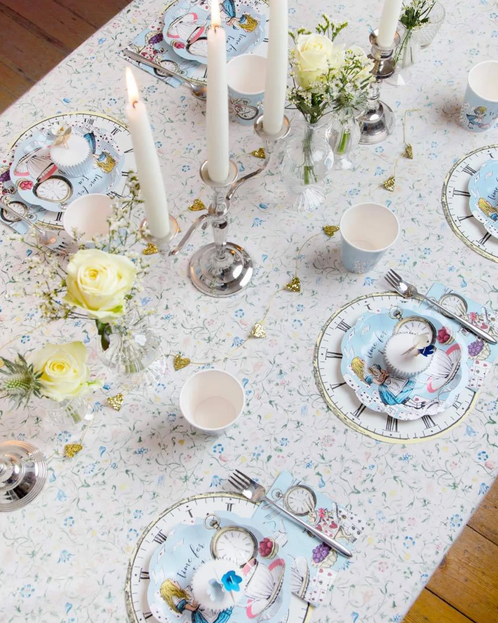 Alice in Wonderland Dessert Plates 12ct