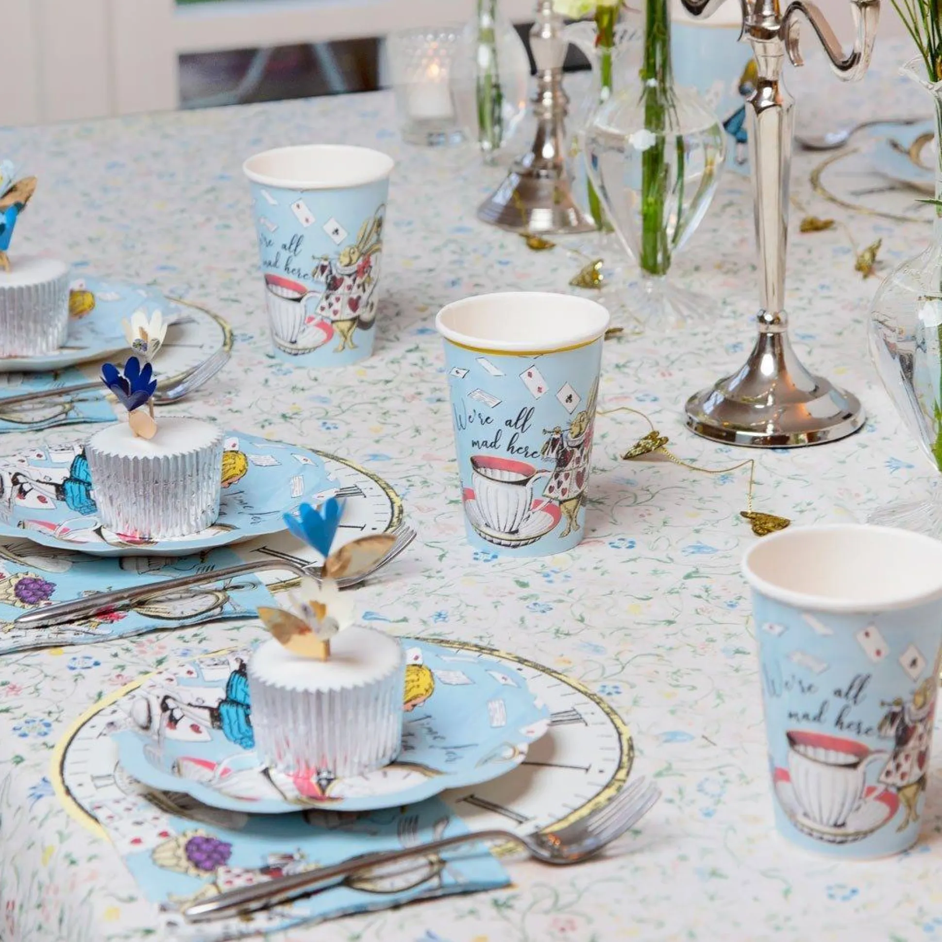 Alice in Wonderland Paper Cups 8ct