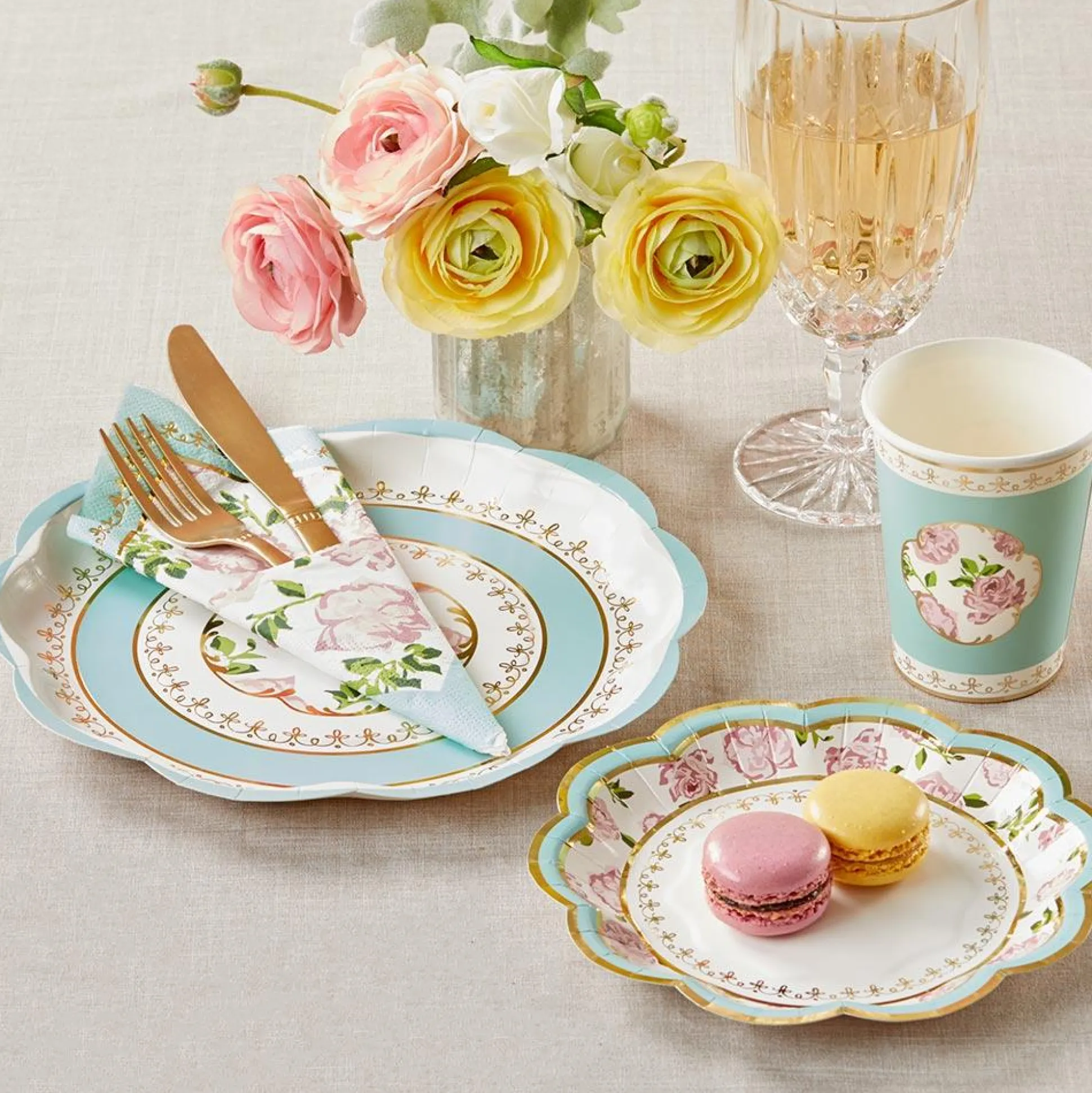 Blue Floral Tea Time Lunch Plates 16ct