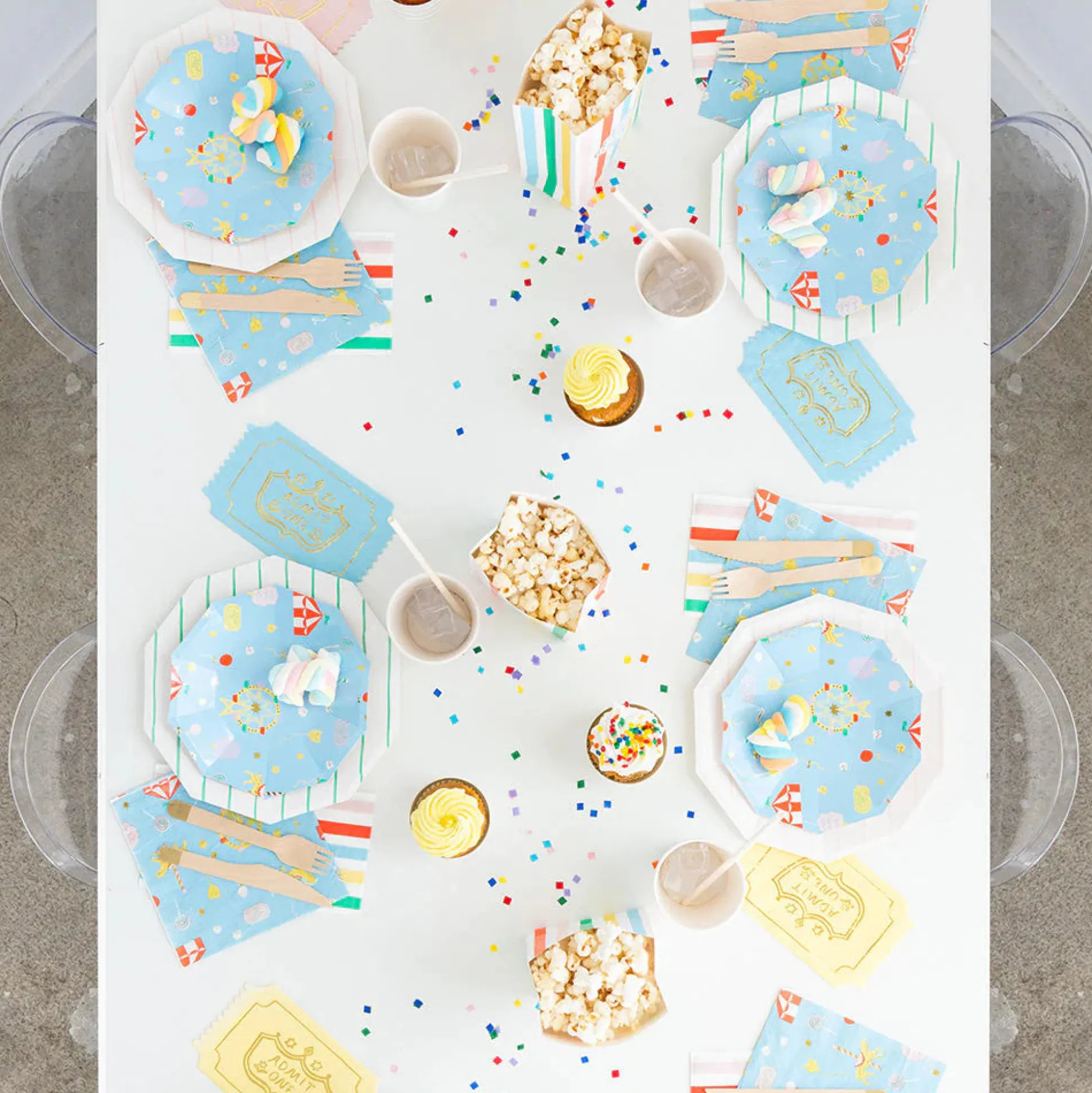 County Fair Dessert Plates 8ct