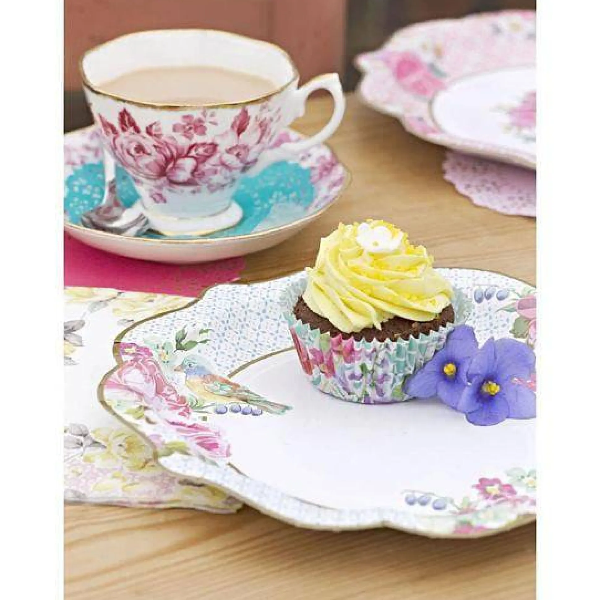 Elegant Floral Paper Plates 12ct