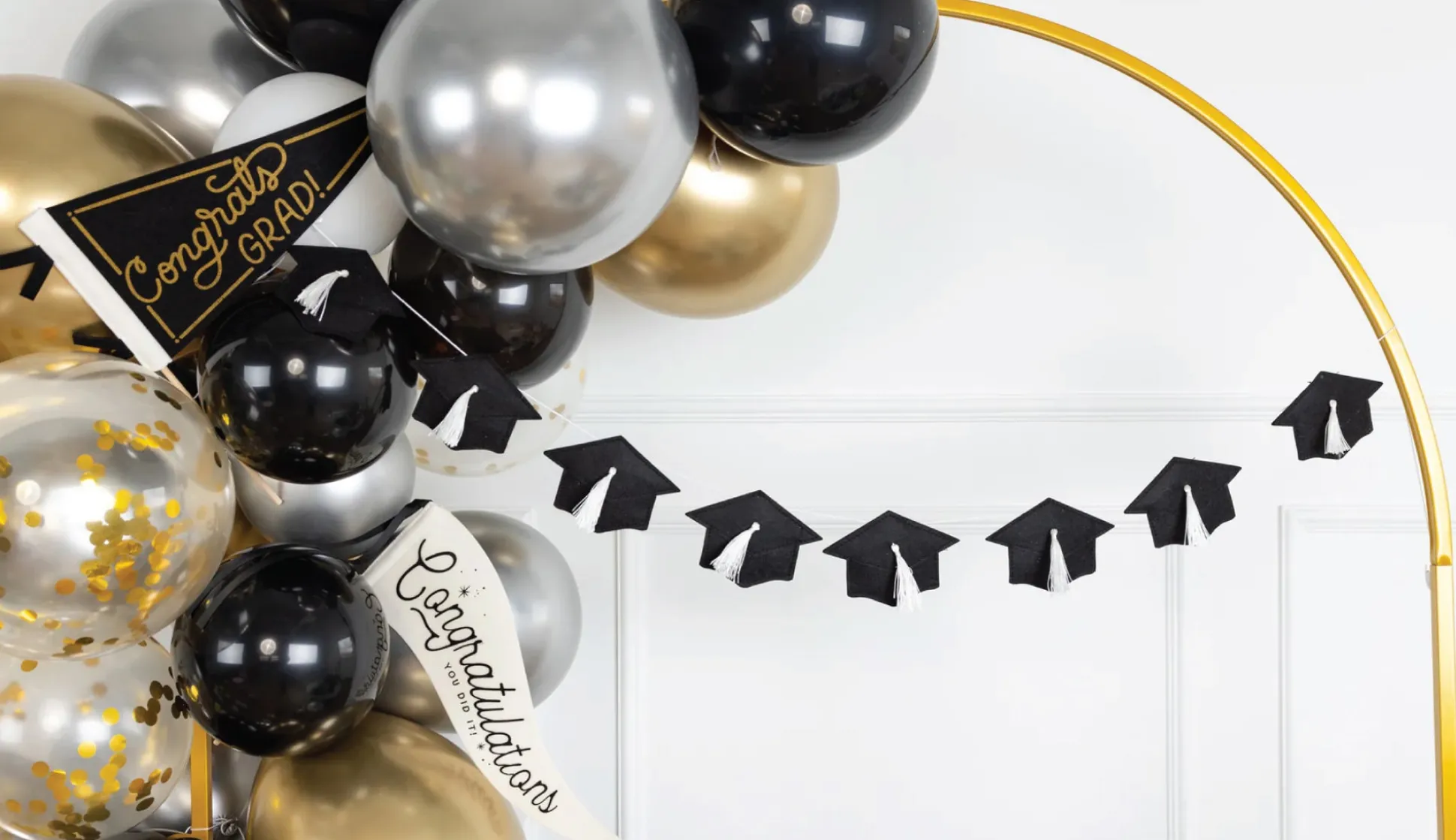 Felt Graduation Cap Garland 6ft