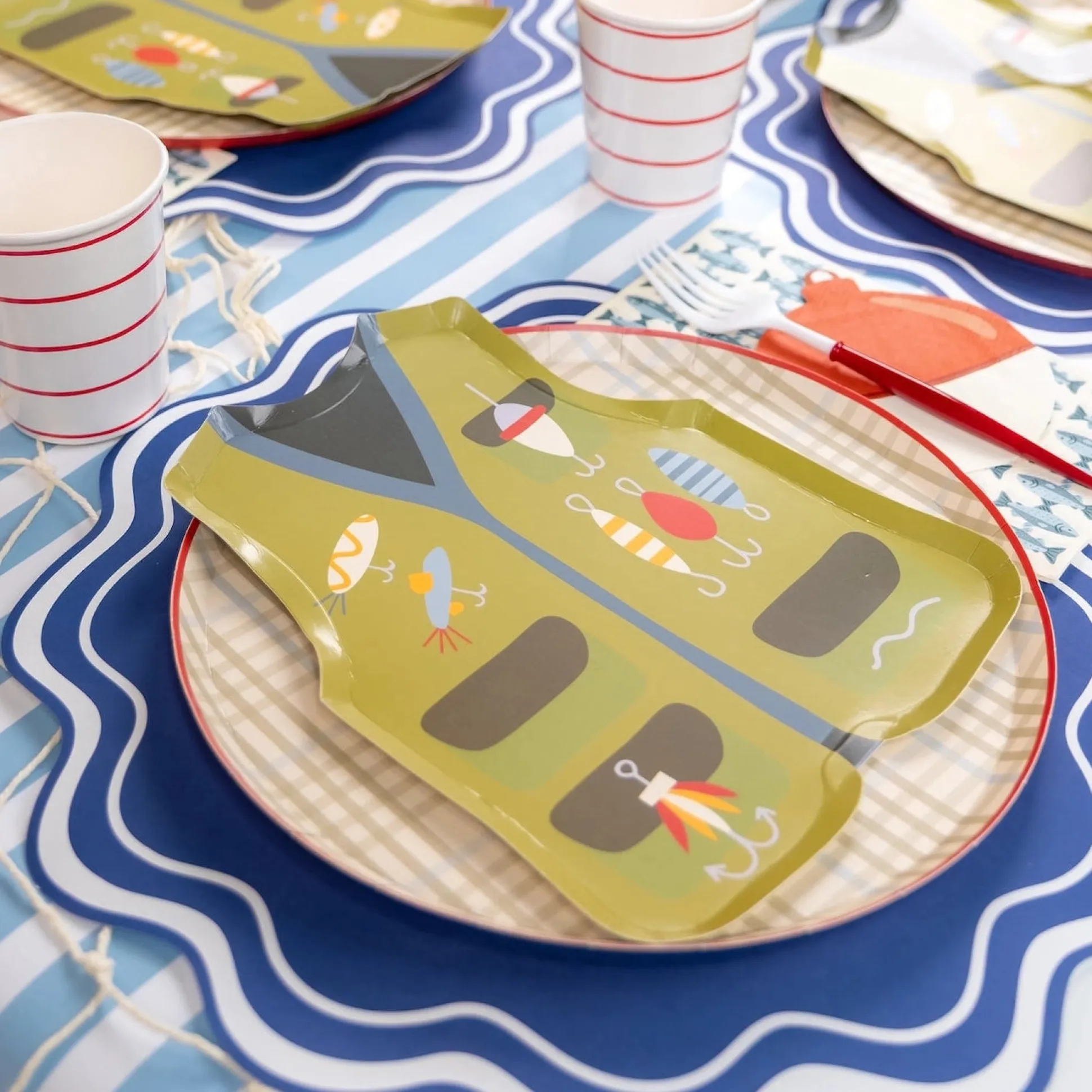 Fishing Vest Lunch Plates 8ct