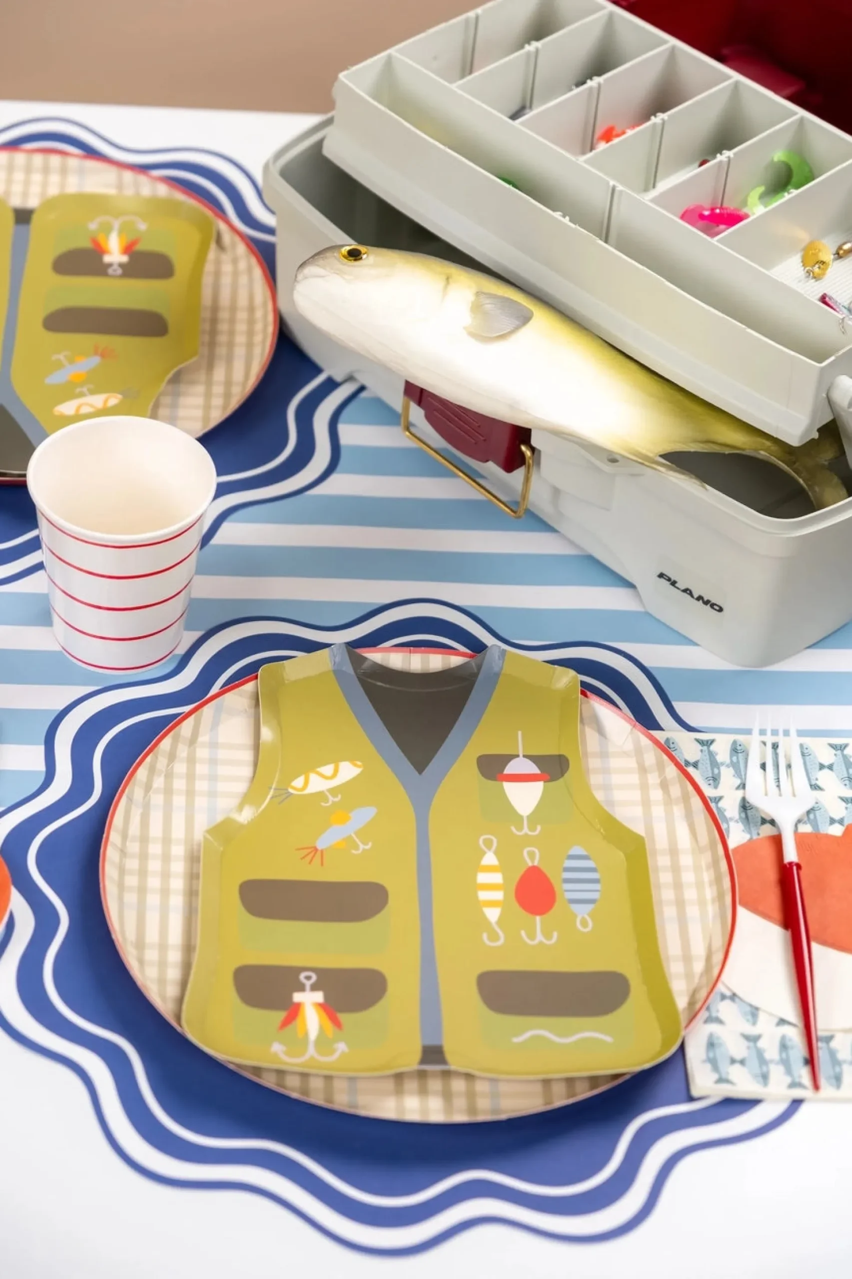 Fishing Vest Lunch Plates 8ct