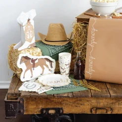 Howdy Paper Table Runner 10ft