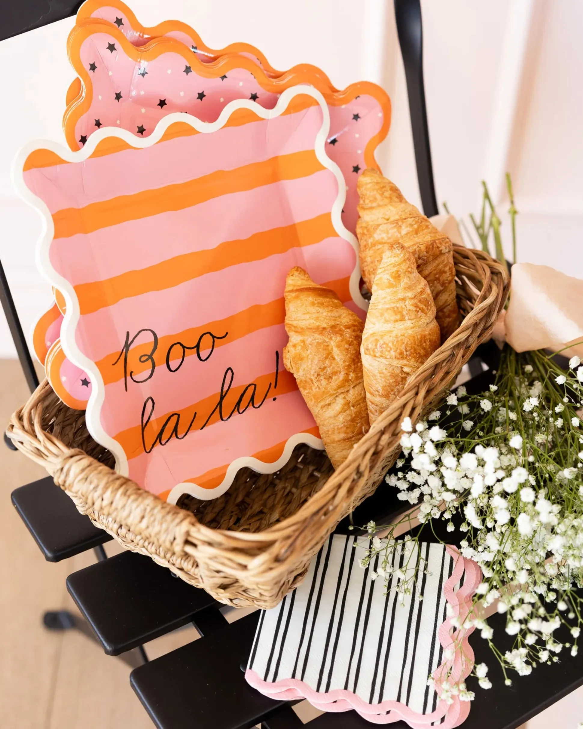 Pink & Black Star Lunch Plates 8ct