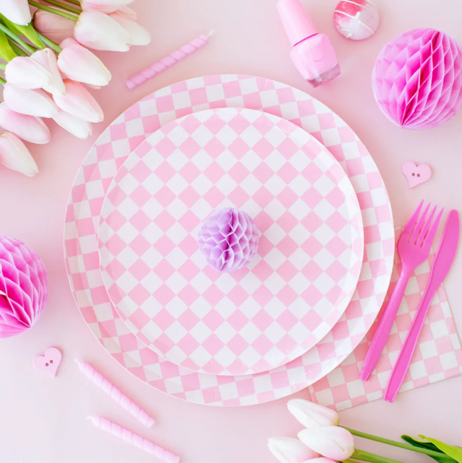 Pink Checkered Dinner Plates 8ct