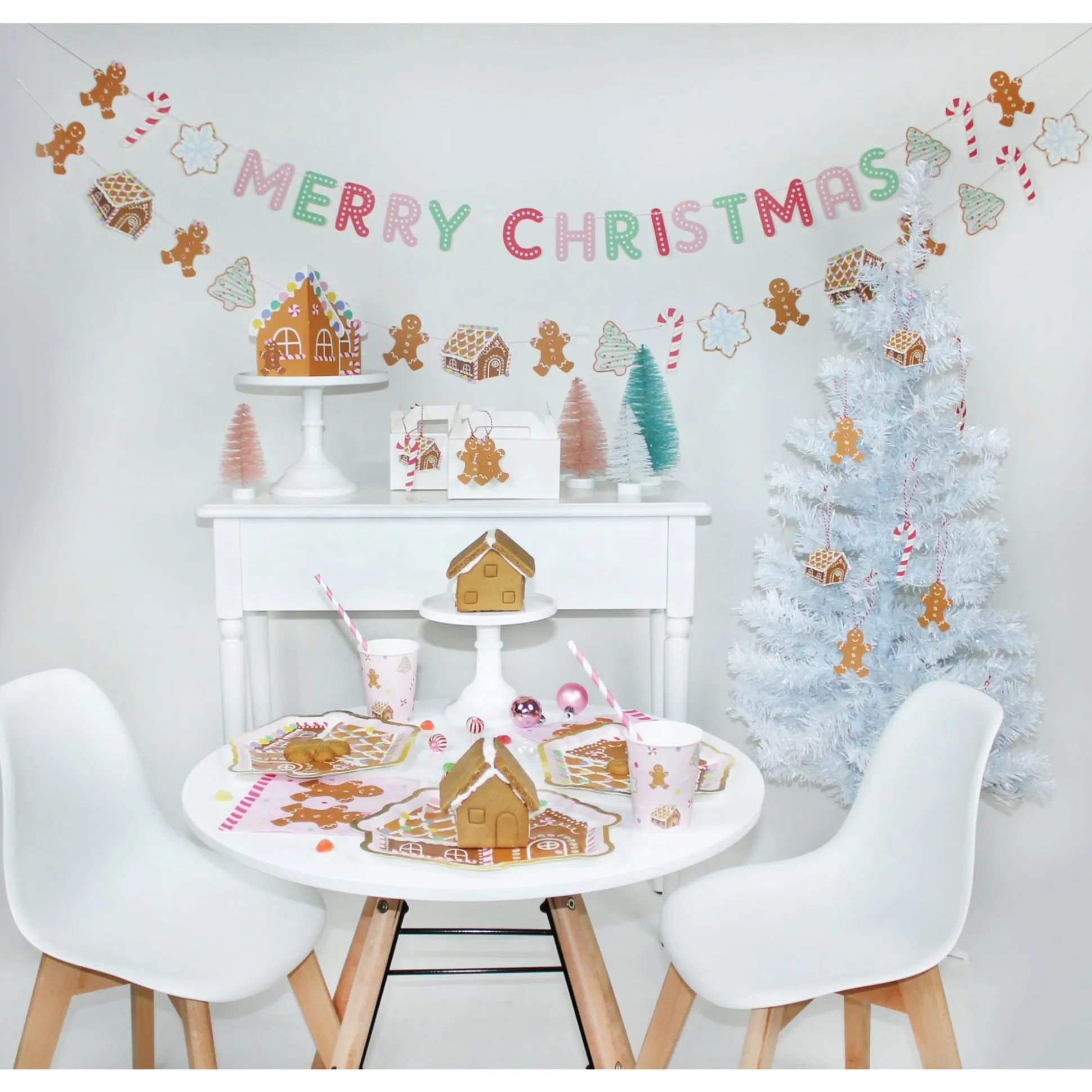 Pink Gingerbread House Paper Cups 12ct