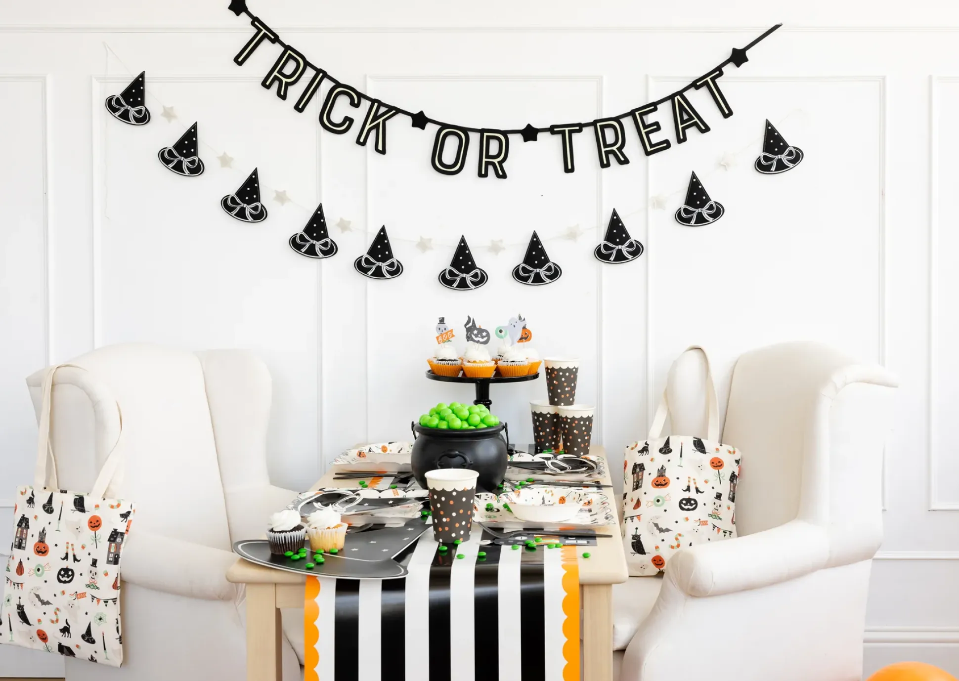 Puffy Witch Hats Felt Banner 6ft