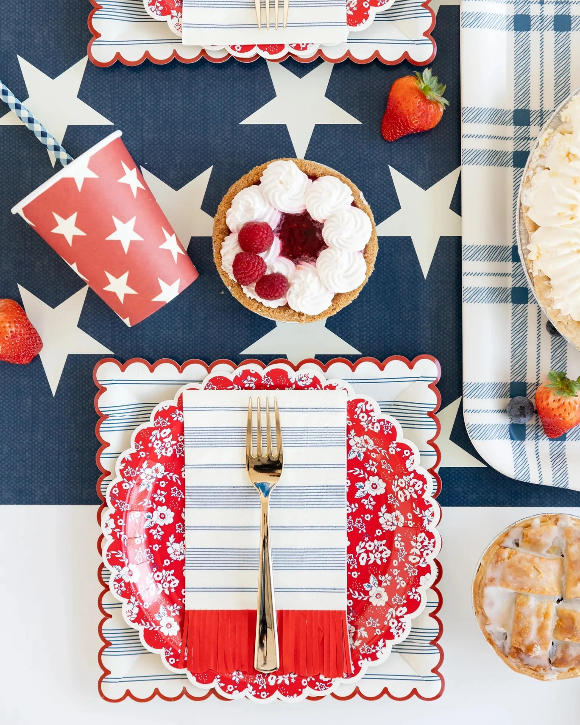 Red & Blue Star Paper Cups 8ct