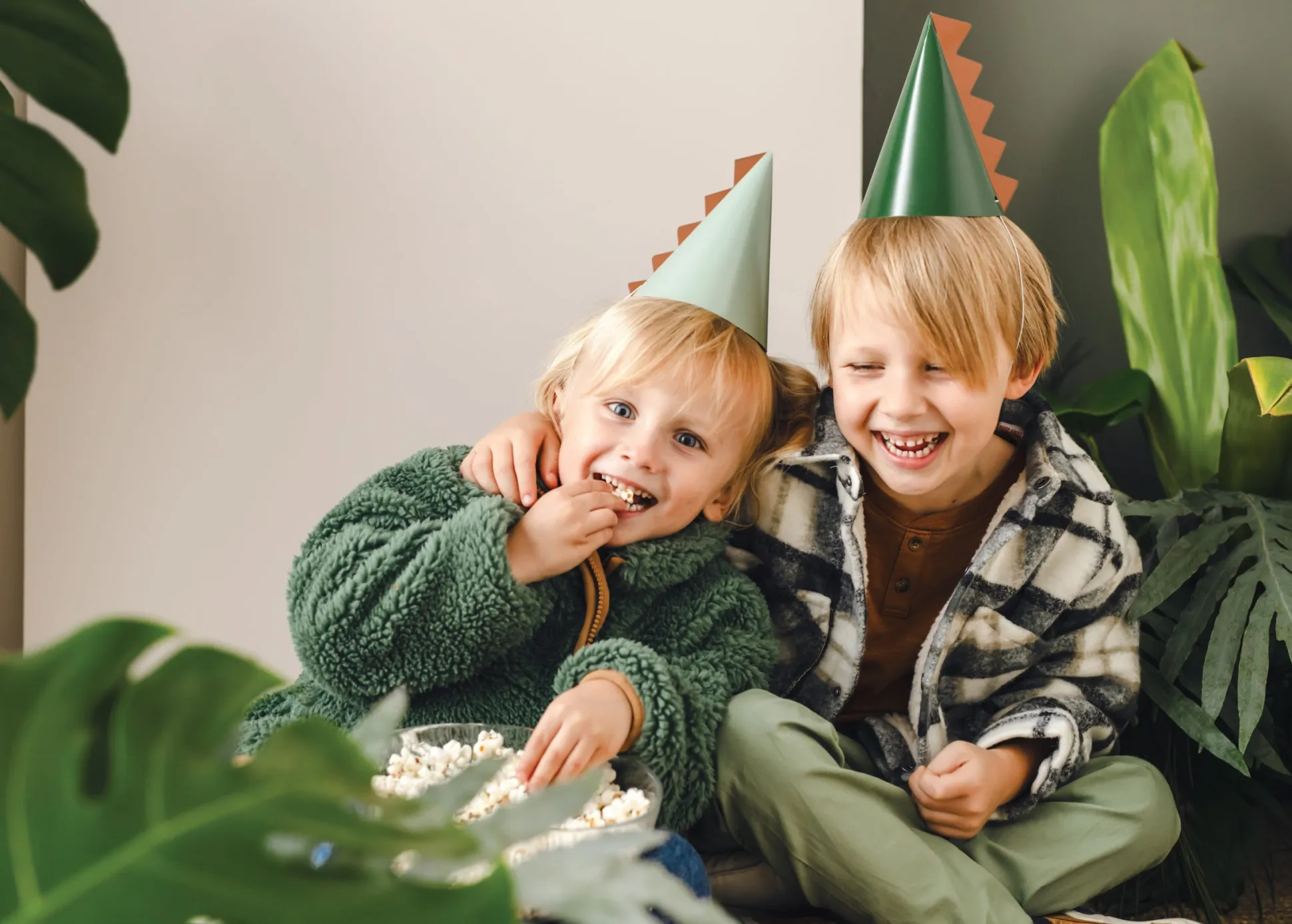 Spiked Dinosaur Party Hats 6ct