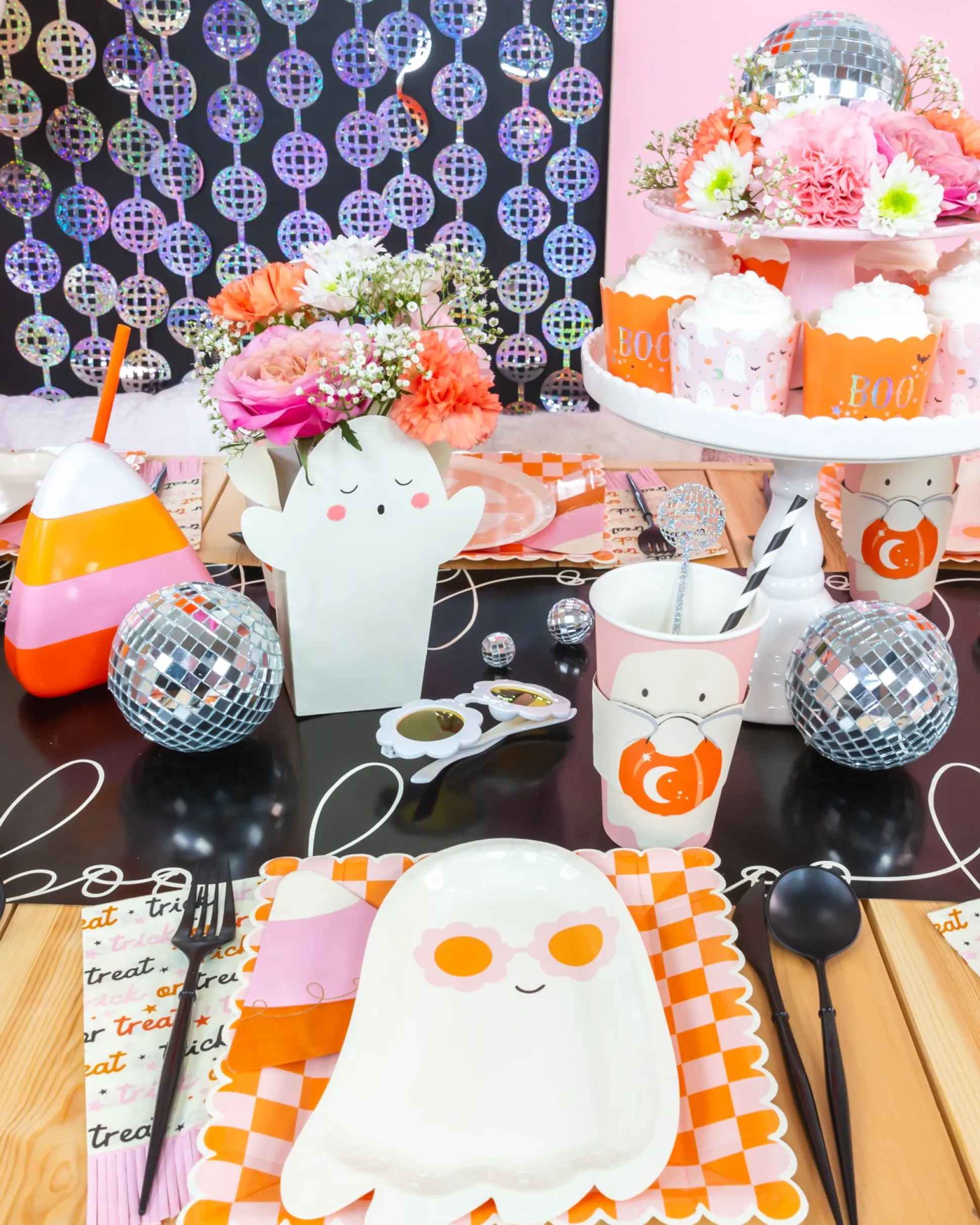 Spooky Cute Ghost Coffee Cups & Lids 8ct