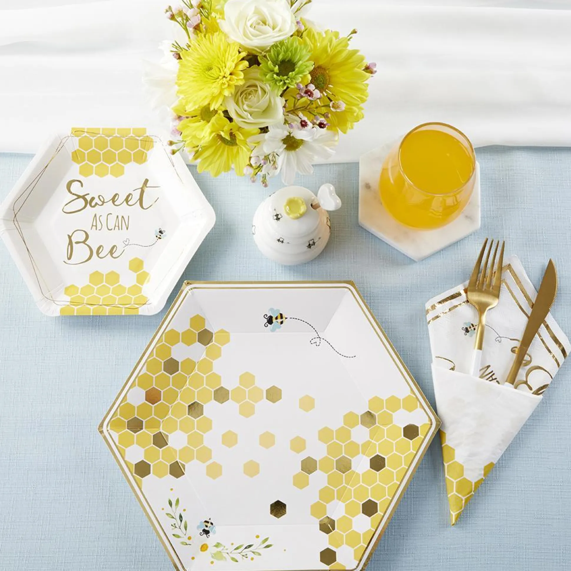 Sweet As Can Bee Dessert Plates 16ct