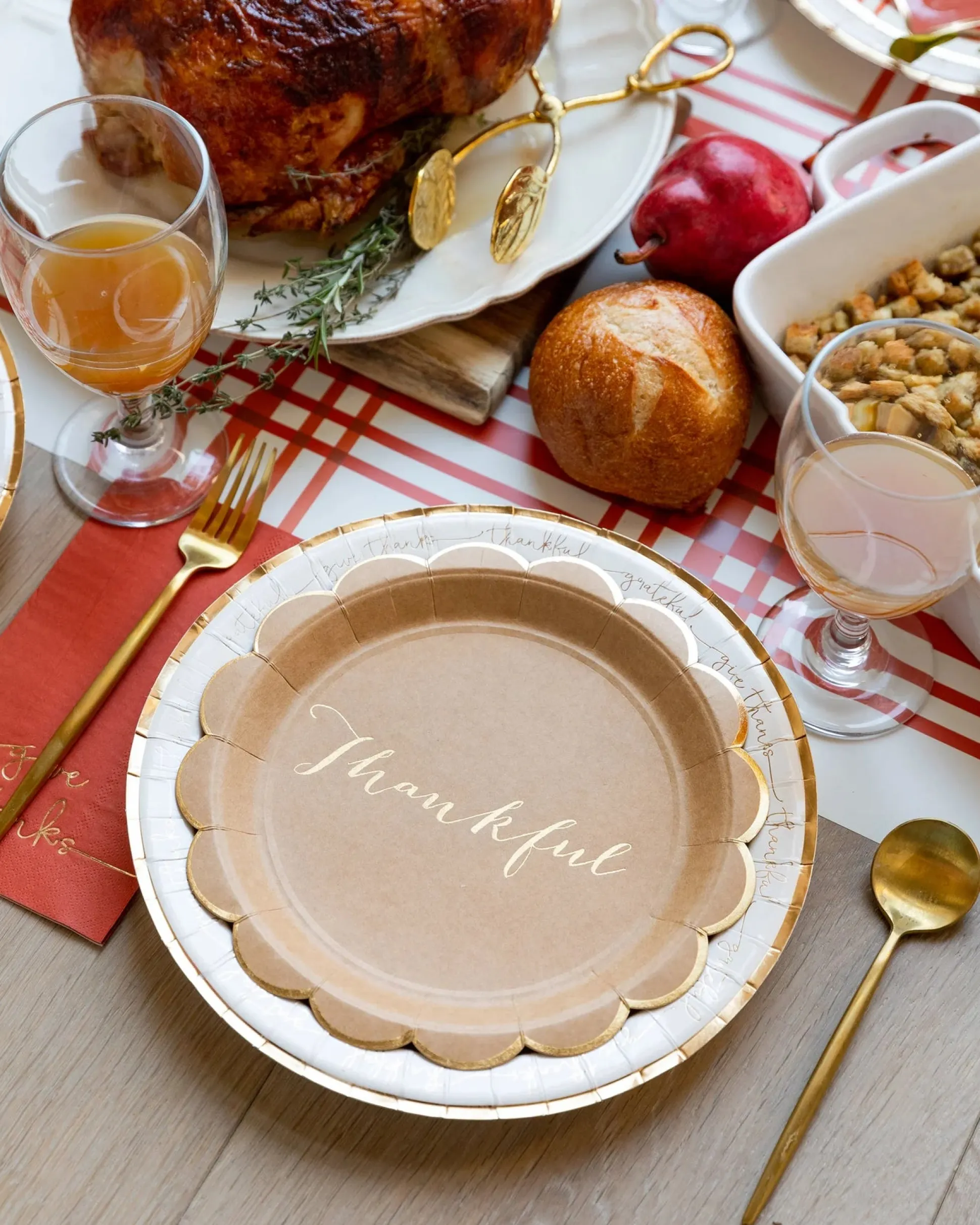 Thankful Kraft Scalloped Lunch Plates 8ct