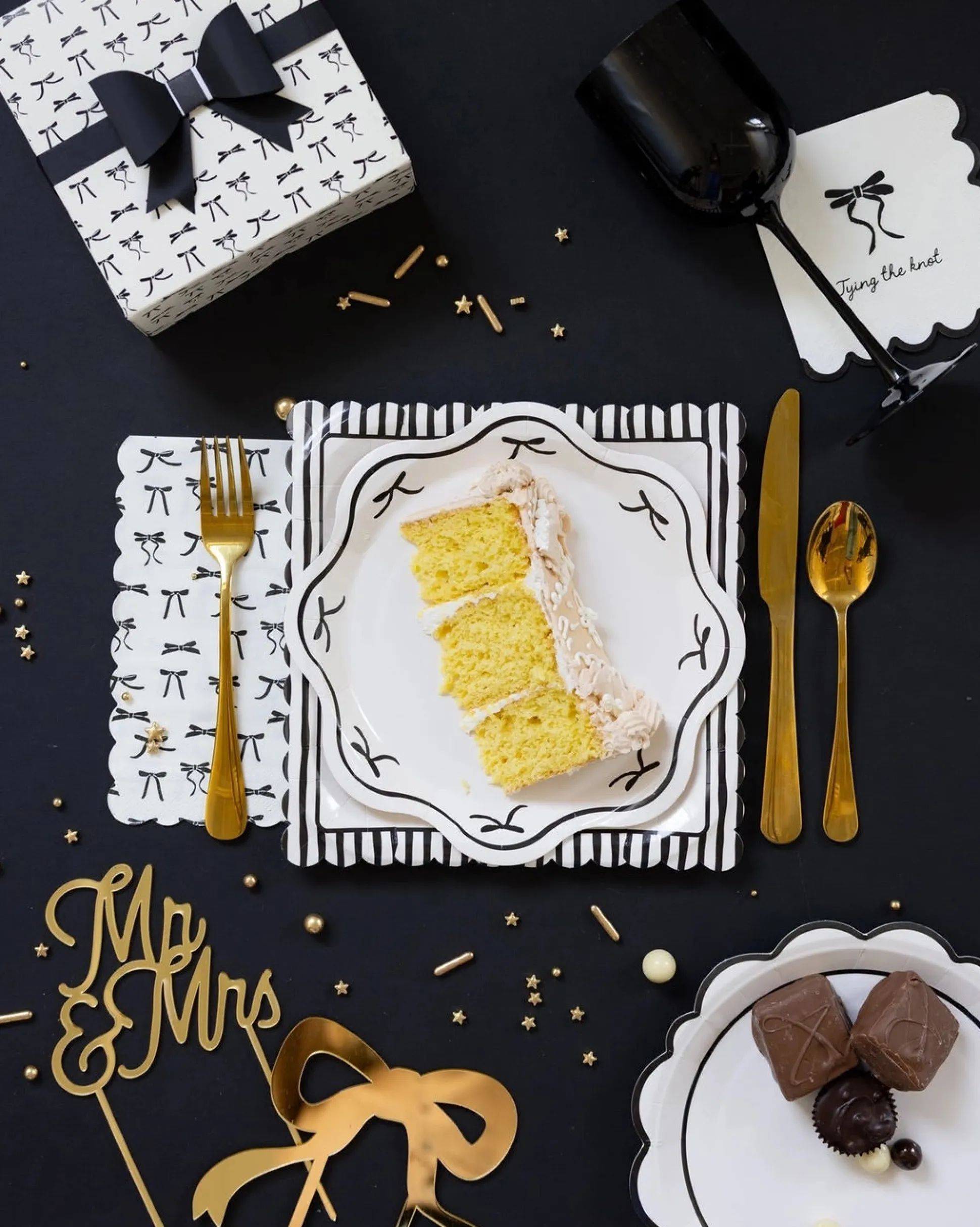 Tying the Knot Bow Treat Boxes 12ct