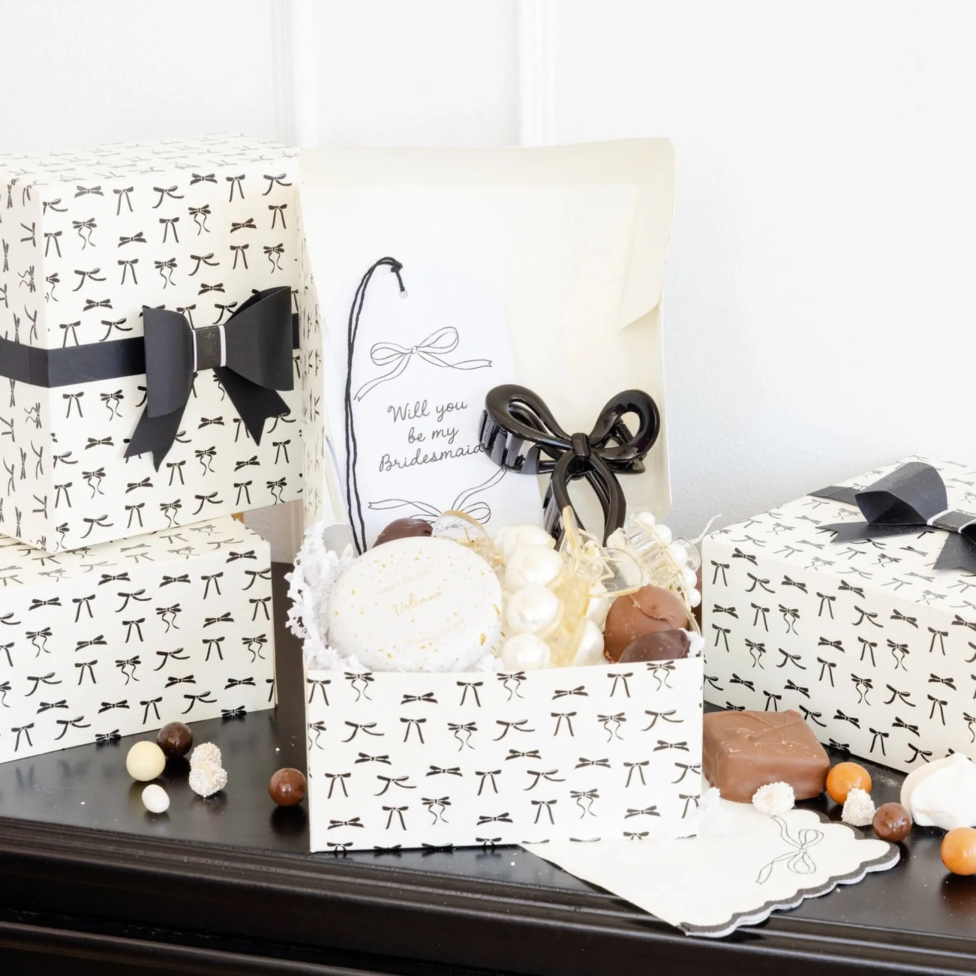 Tying the Knot Bow Treat Boxes 12ct