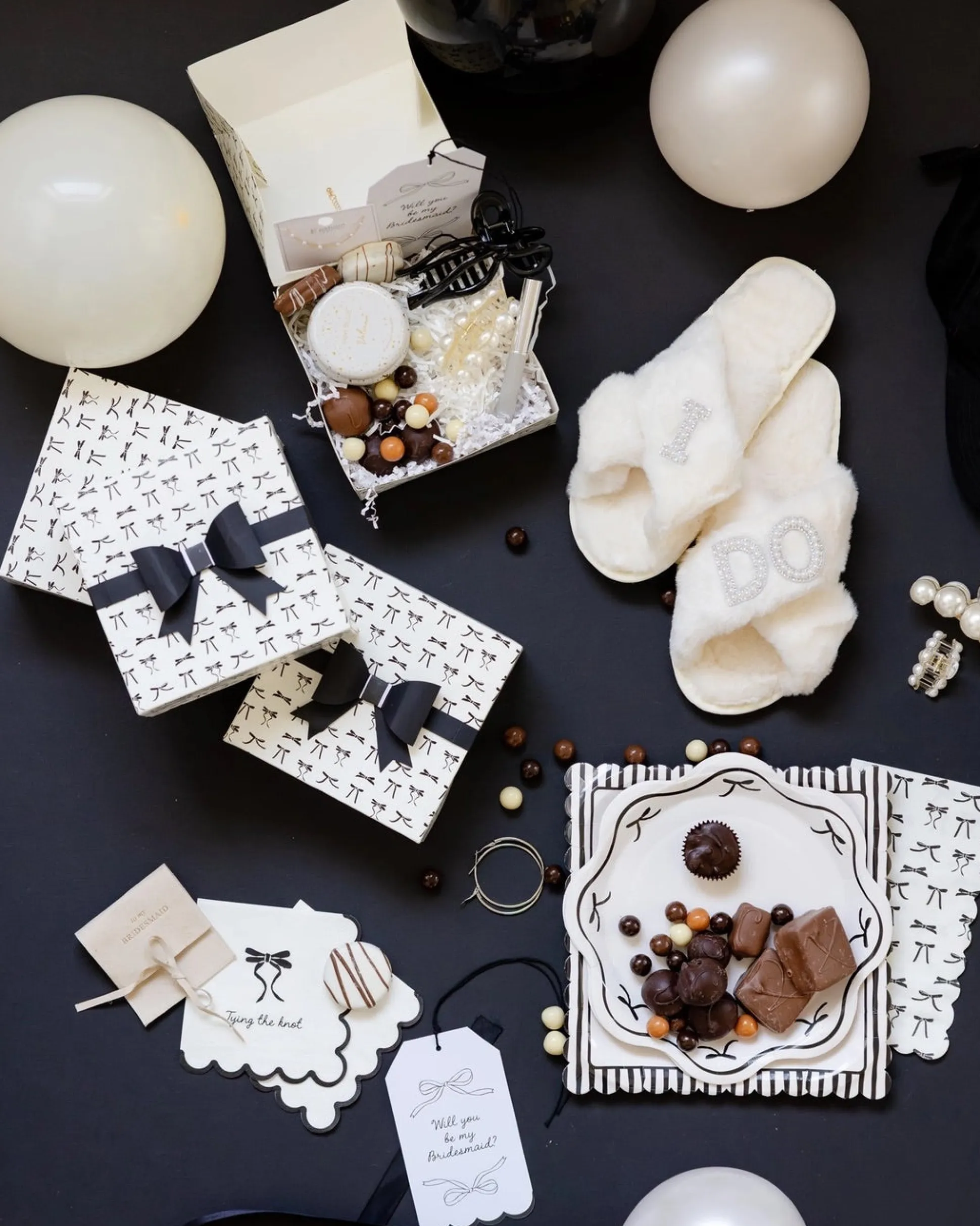 Tying the Knot Bow Treat Boxes 12ct
