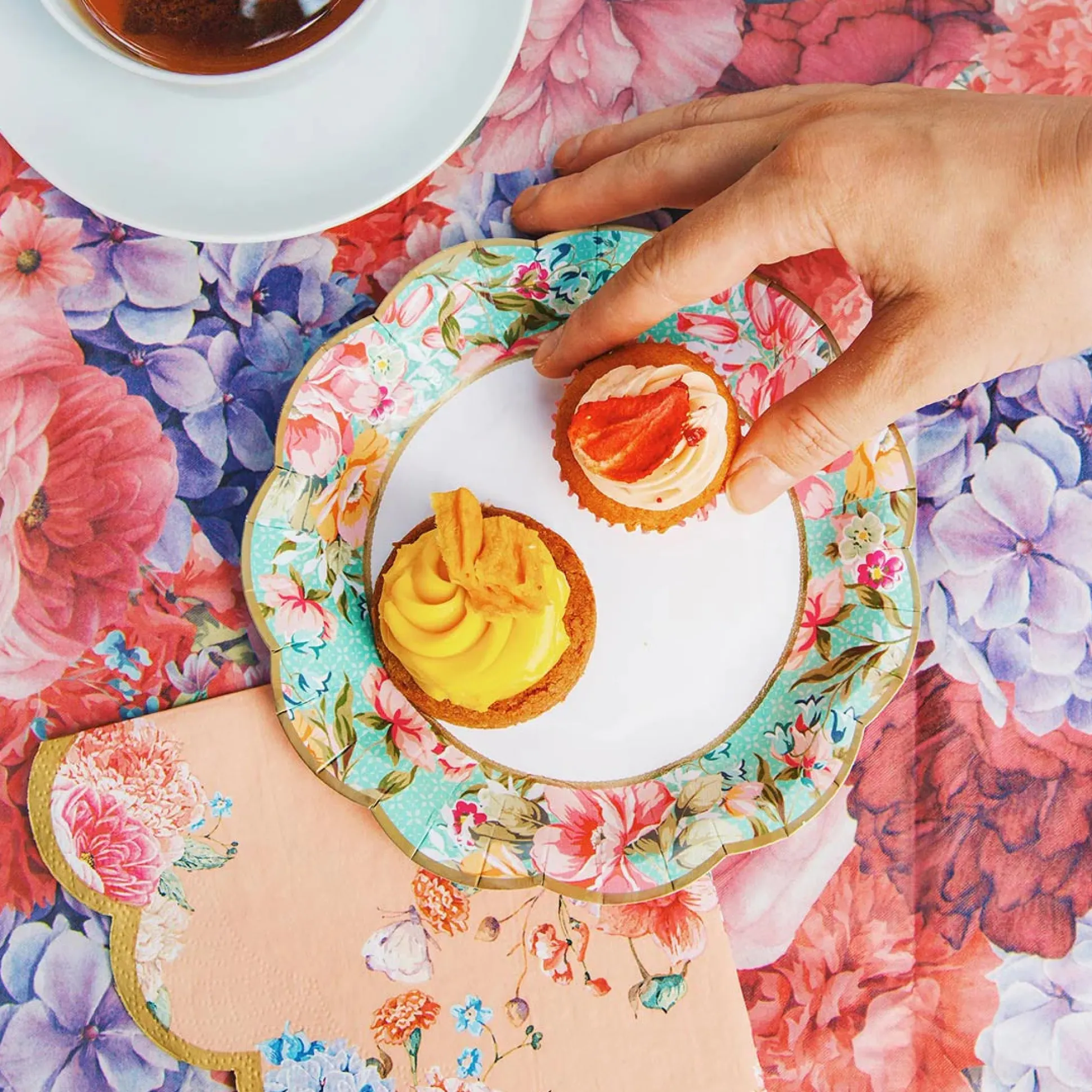 Vintage Floral Tea Party Dessert Plates 24ct