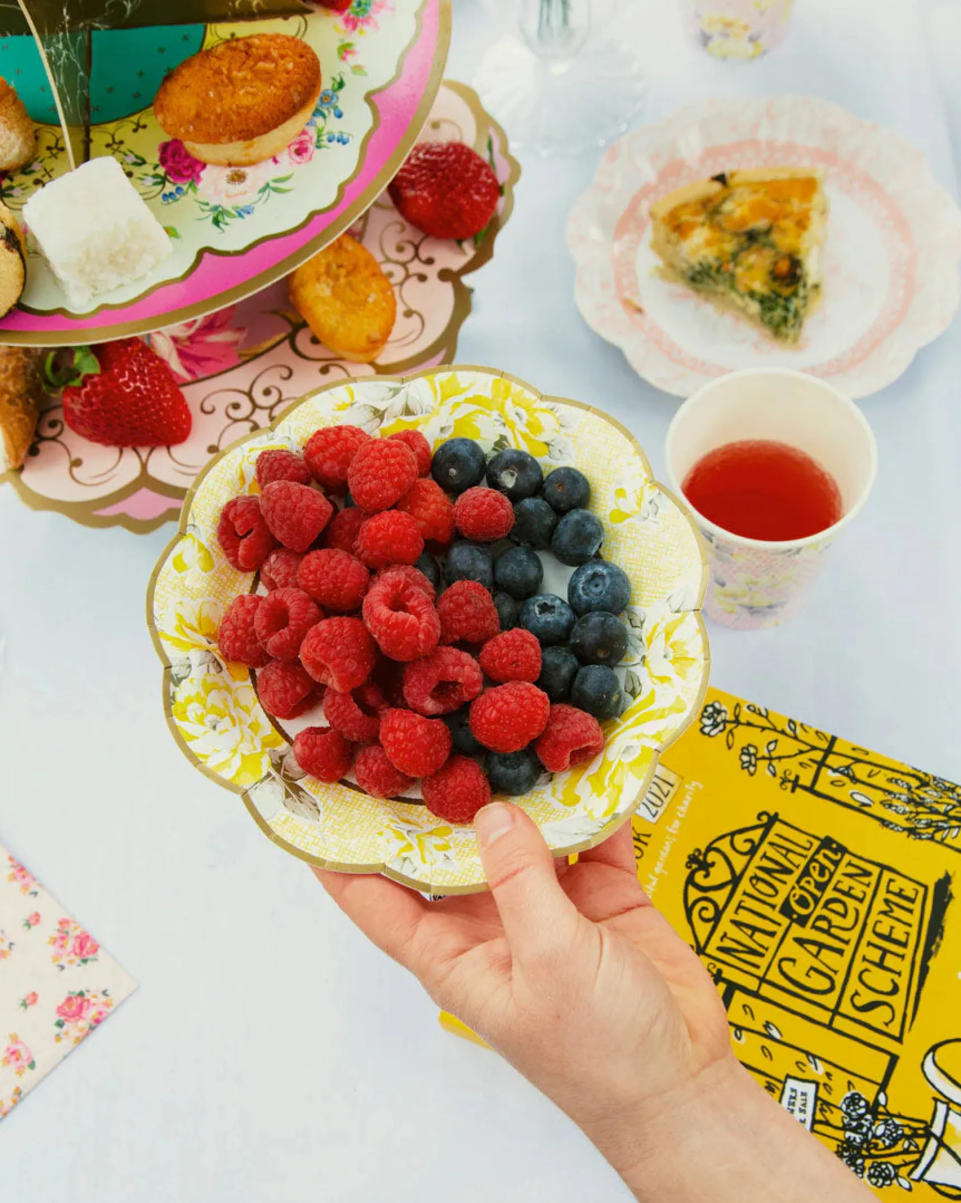 Vintage Floral Tea Party Dessert Plates 24ct