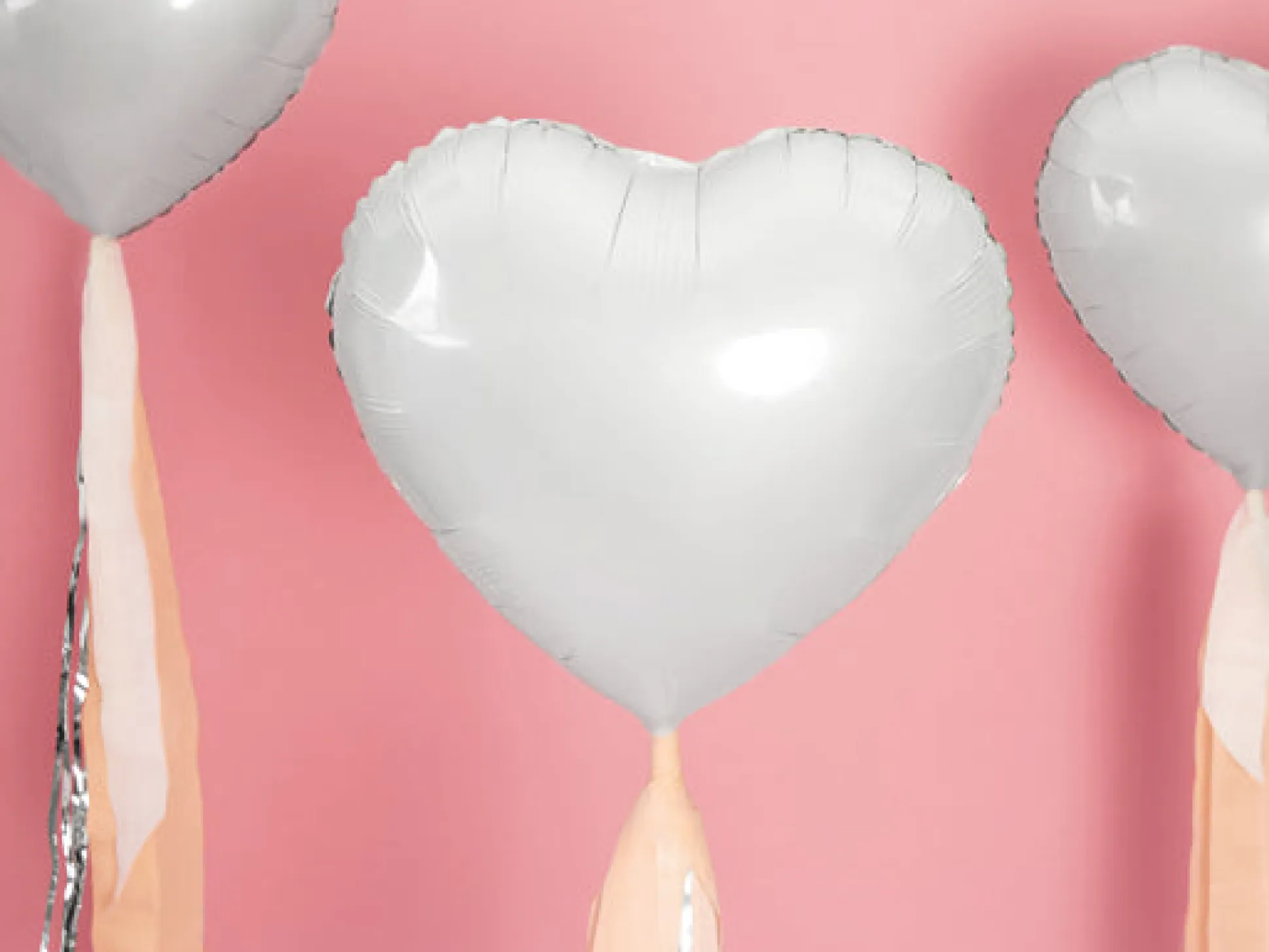 White Heart Foil Balloon 18in