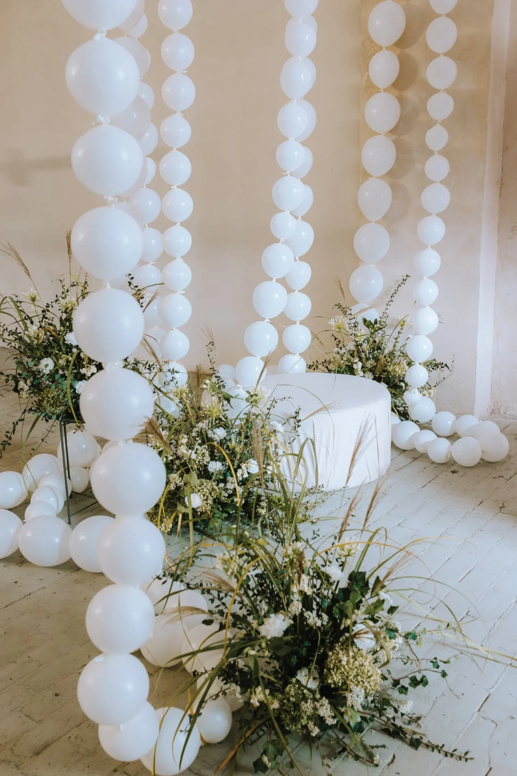 White Linking Latex Balloons 20ct